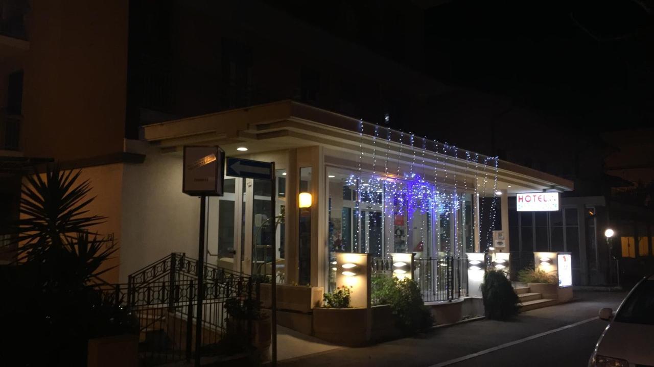 Dea Della Salute Hotel Bellaria – Igea Marina Kültér fotó