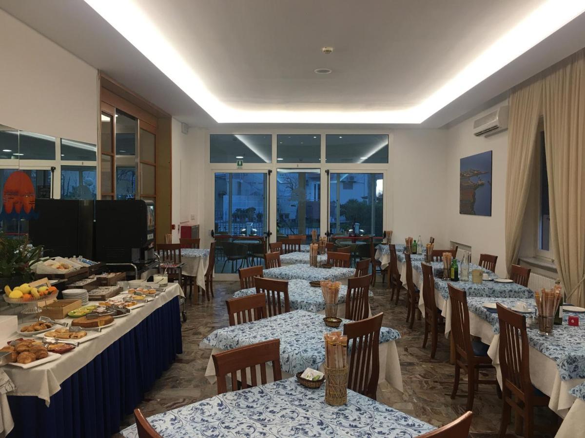 Dea Della Salute Hotel Bellaria – Igea Marina Kültér fotó
